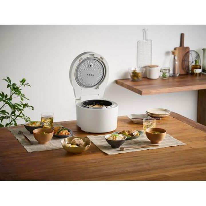 IHジャー炊飯器 3合　RC-ISA30-B / ブラック